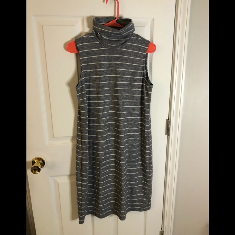 Old Navy Women’s Size M, Gray/White, Striped, Sleeveless, Long, Maxi Dress